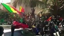 Vidéo - Sonko sort de son domicile et tombe sur une immense foule liesse