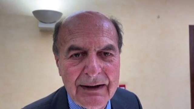 Salario minimo, Bersani: sì ma disboscare giungla di precarietà