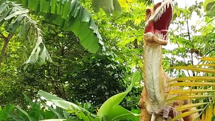 DINOSAURUS DI HUTAN
