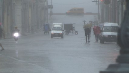 Fuertes lluvias azotan el occidente de Cuba por paso de tormenta tropical