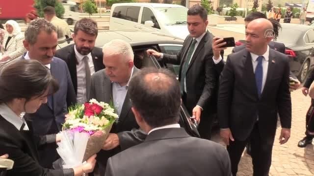 Binali Yıldırım: Siyasette rakip olması güzel bir şey. Rakipsiz siyaset yavan yemeğe benzer