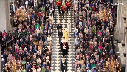 Download Video: La regina Elisabetta diserta il giubileo, occhi su Harry e Meghan