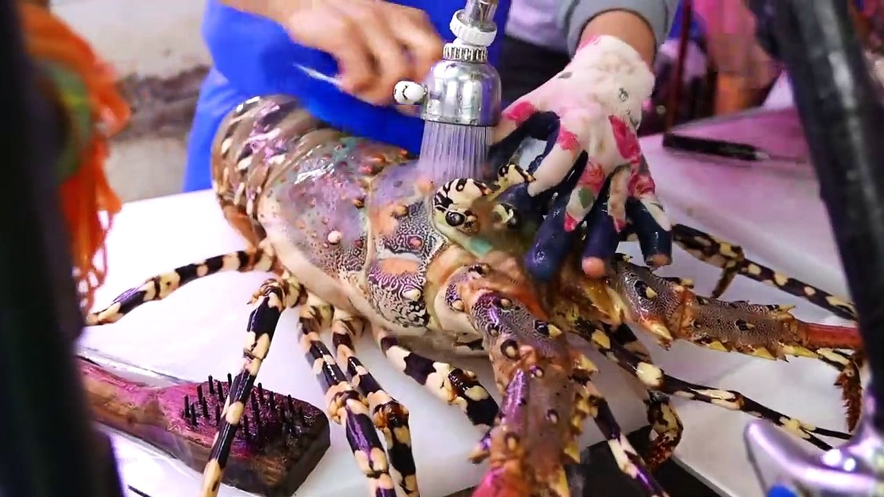 Japanese Street Food - GIANT LOBSTER Cooked Three Ways Okinawa Seafood Japan