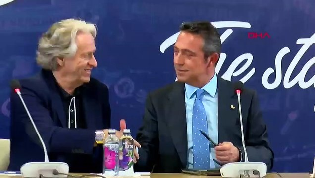 Son dakika... Jorge Jesus'tan imza töreninde Mesut Özil açıklaması!