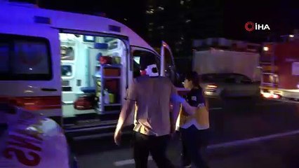 Yolcu minibüsü yön levhasına çarptı: 1’i ağır 12 yaralı