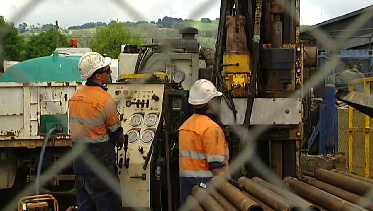 Federal government in talks with gas companies to boost supply