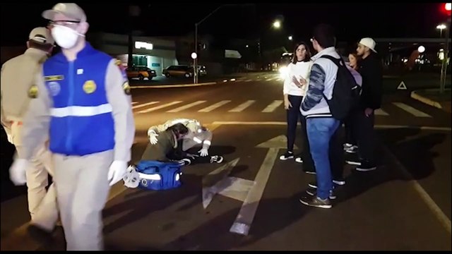 Jovem fica ferida ao atropelada na Av. Tito Muffato, no Santa Cruz