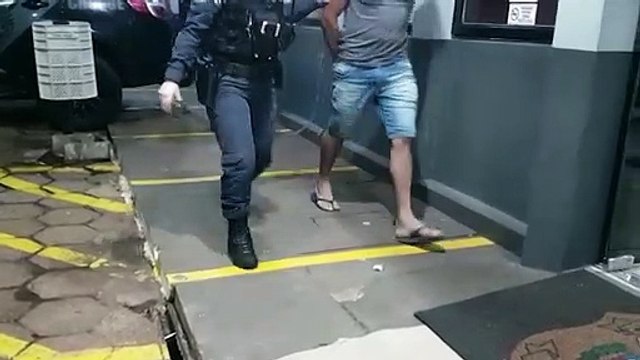 Homem é preso pela GM após ameaçar companheira e enteado no Bairro Pacaembu