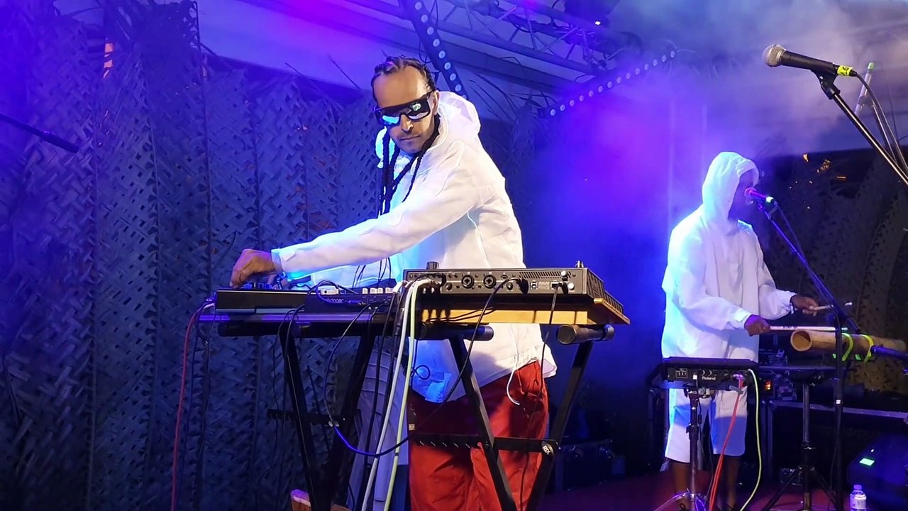 Aleksand Saya Maloya Electro