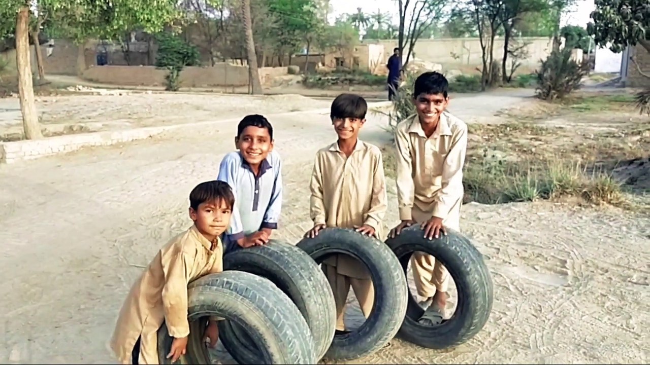 Waste tire game at village life punjab || Amazing tire game punjab village || Basit Amazing