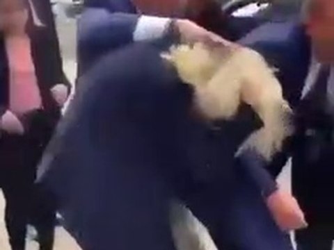 Fransa'da aşırı sağcı Le Pen'e saldırı şoku!