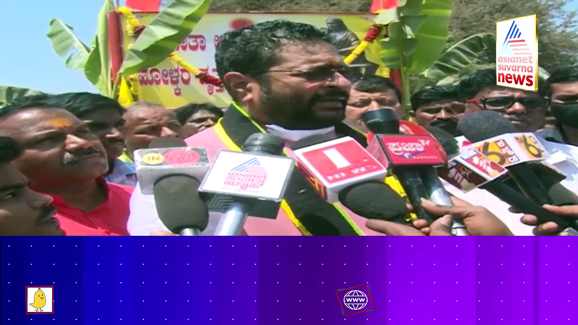 'ಮಹಾನ್ ನಾಯಕ' ಎಂದ ಕೂಡಲೇ ಹೆಗಲು ಮುಟ್ಟಿಕೊಂಡಿದ್ಹೇಕೆ ಡಿಕೆಶಿ..?