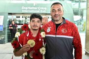 Avrupa Şampiyonu milli halterci Muhammed Furkan Özbek'e coşkulu karşılama
