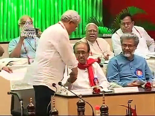 ആരോഹണം അവരോഹണം : സീതാറാം യെച്ചൂരി