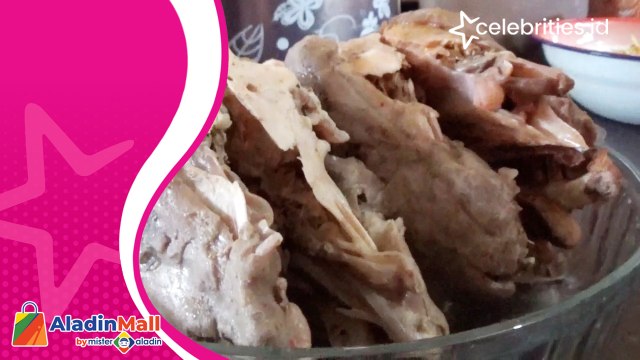 Kuliner Ekstrem Gulai Kepala Kambing Utuh di Bangkalan