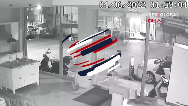 Balıkesir'deki 4.7'lik deprem anı kameraya böyle yansıdı