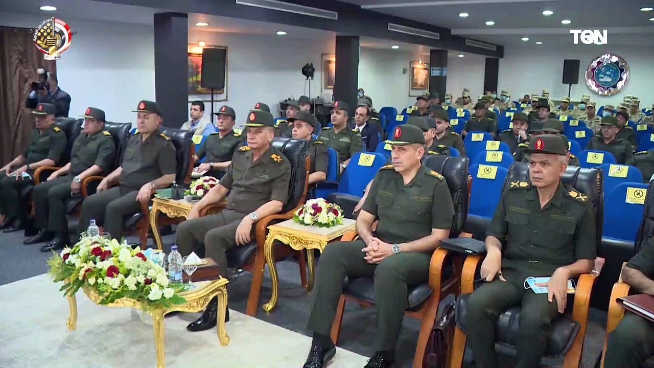 الفريق أول / محمد زكى يتفقد إحدى الورش الرئيسية للأسلحة التابعة لإدارة الأسلحة والذخيرة