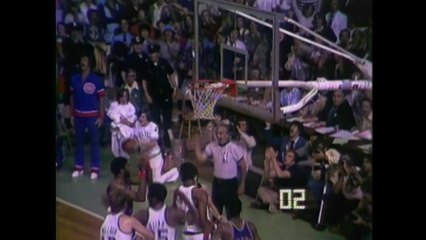 John Havlicek, Gar Heard Exchange Clutch Baskets In Game 5 of the 1976 Finals
