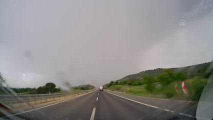 Ankara'da sağanak ve dolu etkili oldu