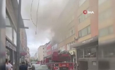 Kağıthane'de 3 katlı atölyedeki çatı yangınında can pazarı