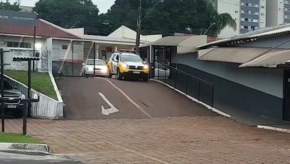 Veículo furtado nesta madrugada é recuperado pela PM