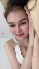 Anh có muốn ngủ với em không?