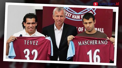 Carlos Tevez Gantung Sepatu, Ini Momen Kontroversial Dalam Kariernya