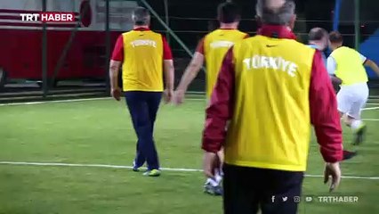 AK Parti kampında siyasete futbol arası