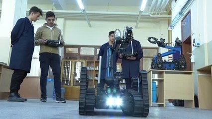 Öğrencilerin ilk işi, "Mehmetçiğin robot yardımcıları" oldu (2)