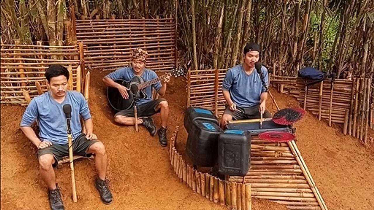 We Wish You a Marry Christmas (Clone Cover) - HAND FLUTE PLAY - HOMEMADE DRUM SET (JUNK)