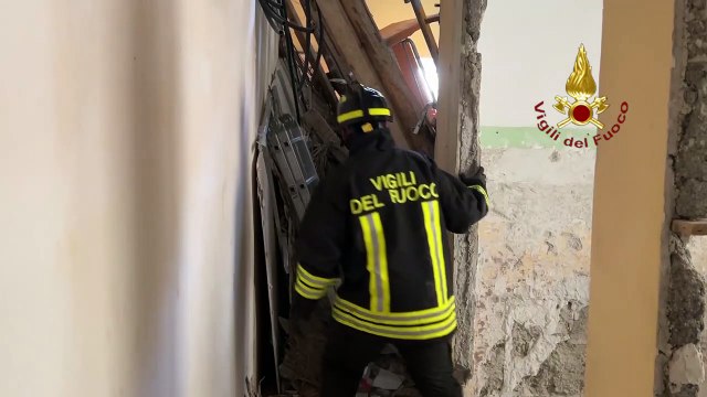 Palermo, crolla un solaio alla Noce: tutti salvi