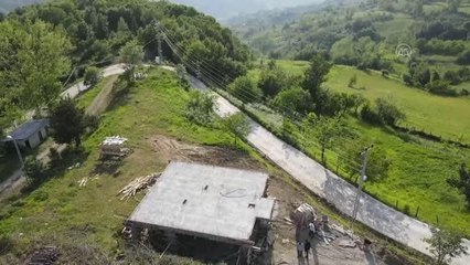 KASTAMONU - Evi yanan aileye devlet-millet iş birliğiyle ev yapılıyor