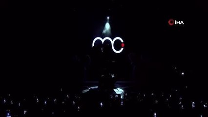 Bursa'da şaşırtan sahne şov... Tabuttan çıkan sanatçı 5 bin kişiyi coşturdu