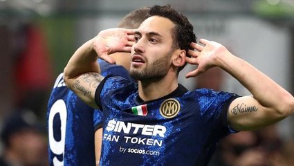 Herkesi şaşırtan sürpriz karar! Hakan Çalhanoğlu, Premier Lig devine imzayı atıyor