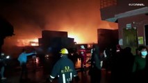 Container esplode in Bangladesh: almeno 40 i morti nell'incendio