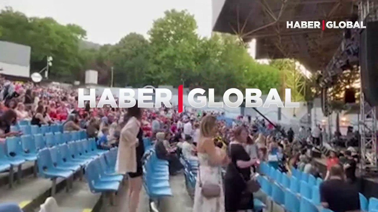 Bursa'da hayrete düşüren konser! Sahneye tabut içinde çıktı