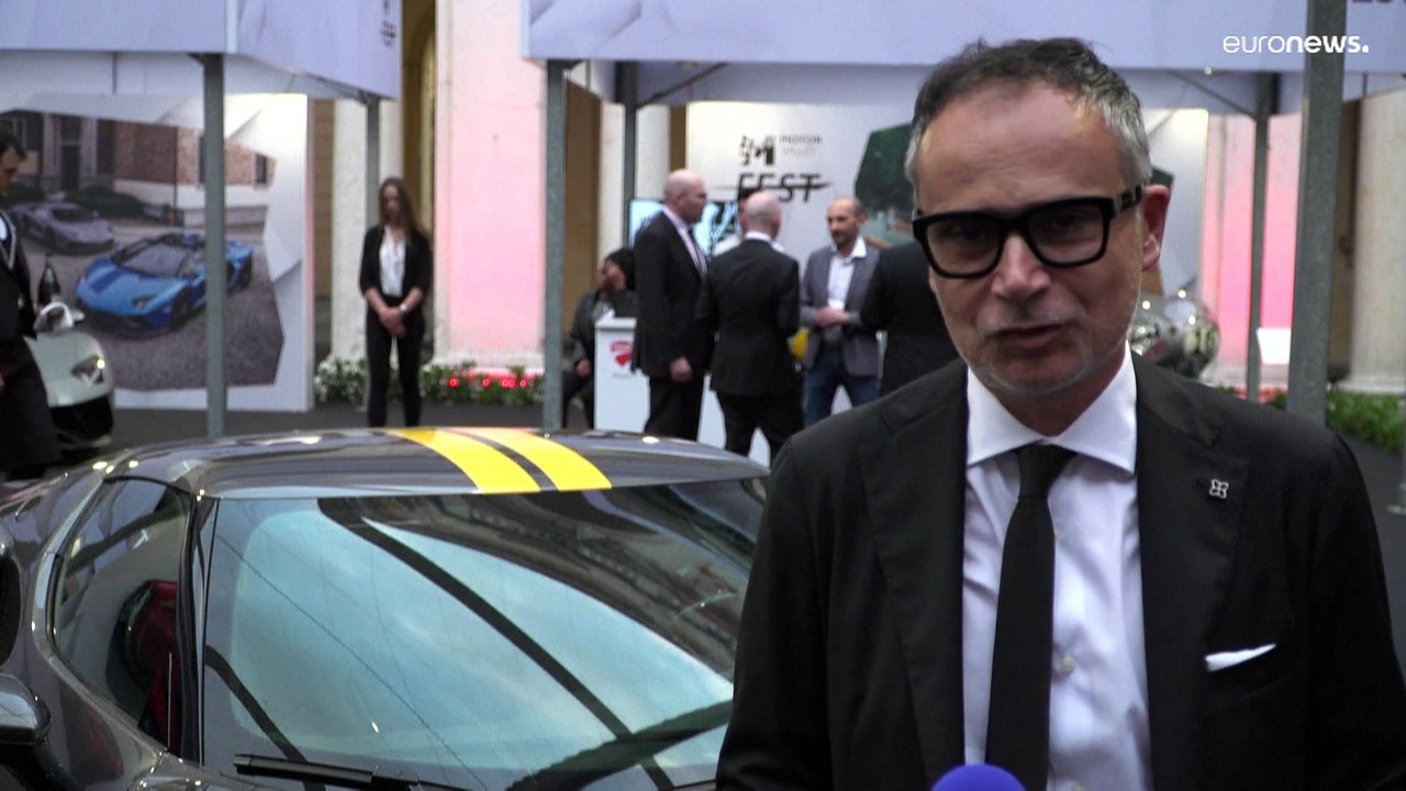 PS-starke Schönheiten in Modena beim Motor-Valley-Fest