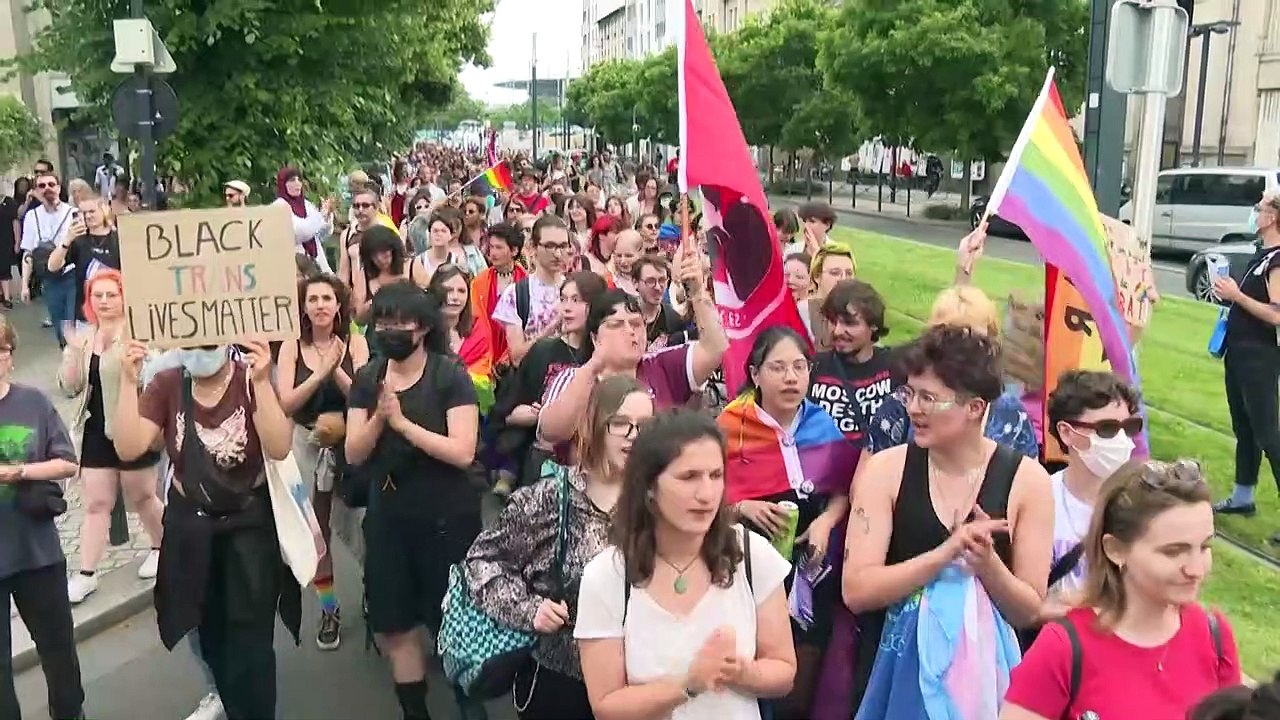 A Saint-Denis, plus d'un millier de personnes pour la pride des banlieues