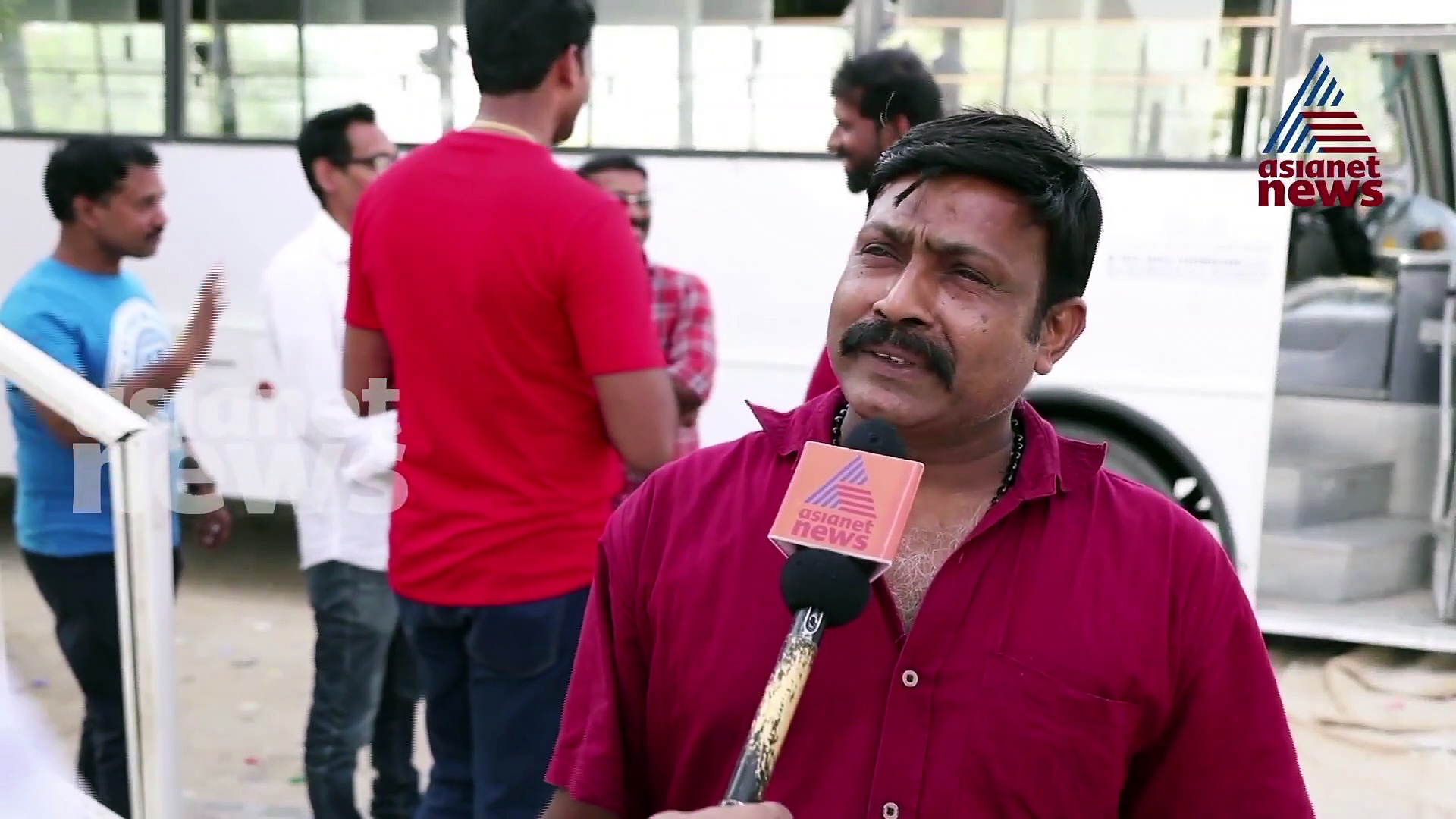 ജോലി വാങ്ങിച്ചുകൊടുത്തും ക്യാൻസര്‍ രോഗികള്‍ക്ക് കൈത്താങ്ങായും ഷിജു