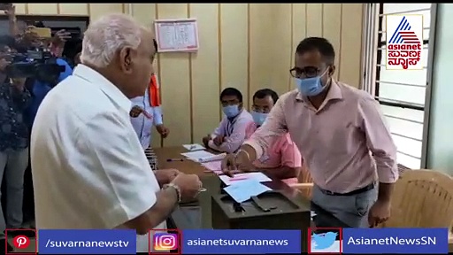 MLC Election: ಮತದಾನ ವೇಳೆ ಬಿಎಸ್‌ವೈ ಯಡವಟ್ಟು, ಎದುರಾಳಿ ಅಭ್ಯರ್ಥಿಗೆ  ವೋಟ್ ಹಾಕಿದ್ರಾ?