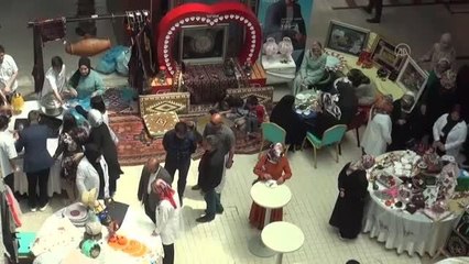 Tatvan'da yılsonu sergisi açıldı