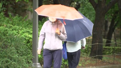 [날씨] 비 서쪽부터 점차 그쳐...영동 호우주의보 / YTN