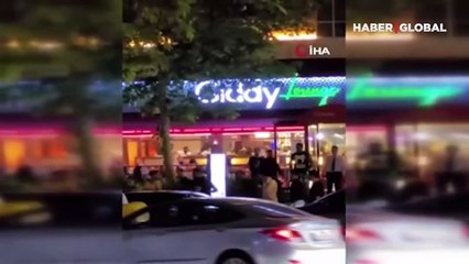 Esenyurt’ta hesap ödemeyen gençleri sokak ortasında dövdüler: O anlar kamerada