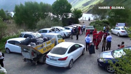 Doğaseverler Nemrut Krater Gölü çevresinde çöp topladı