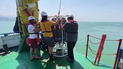 "ODTÜ Bilim Gemisi" Marmara'nın kirlilik tarihini ortaya çıkarmak için demir aldı