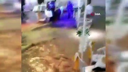Düğünü sel bastı