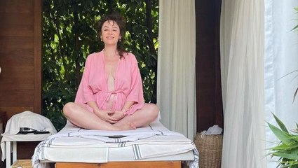 7,5 aylık hamile Demet Evgar, karnı burnunda pozlarını paylaştı