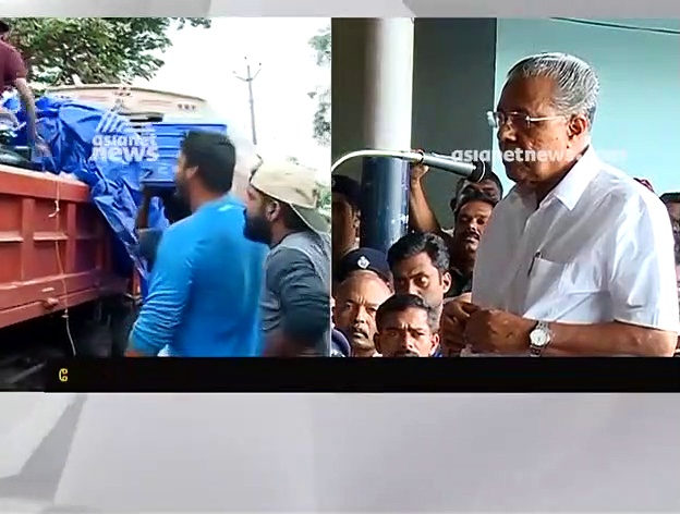 ദുരിതബാധിതരിലേക്കിറങ്ങി ആശ്വാസവാക്കുമായി മുഖ്യമന്ത്രി
