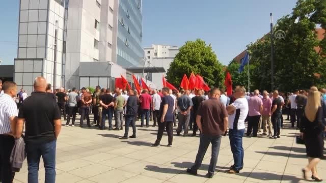 Kosova polisinden protestoculara biber gazlı müdahale