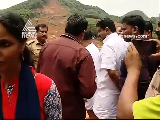 കവളപ്പാറയില്‍ 14 മൃതദേഹങ്ങള്‍ കണ്ടെത്തി, 44 പേര്‍ക്കായി തിരച്ചില്‍ തുടരുമെന്ന് മന്ത്രി കെ ടി ജലീല്‍